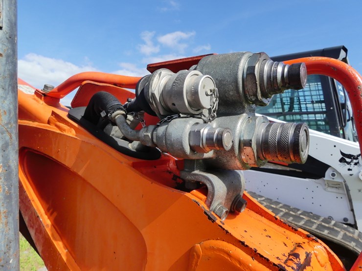 kubota-ssv75-image-10