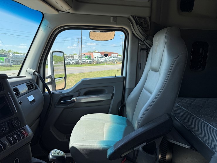 2016-kenworth-t880-image-20