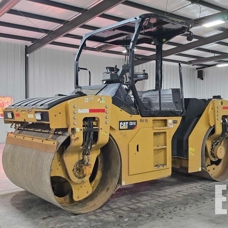 2017 CATERPILLAR CB10
