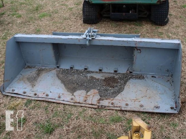 #1106-78"-skid-steer-bucket-with-tow-hook-on-quick-image-2