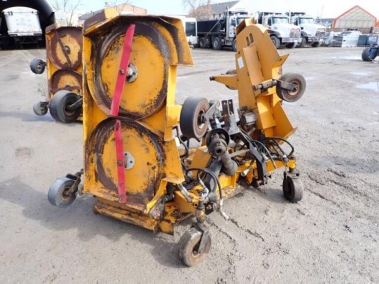 trackless-m14-pto-batwing-mower-421-image-3