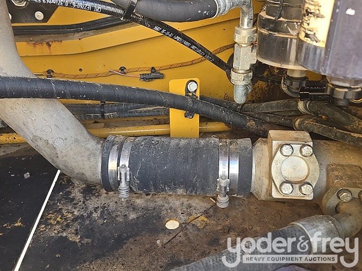 2019-caterpillar-336-image-47