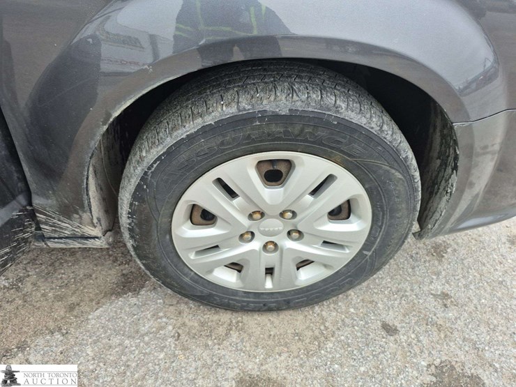 2017-dodge-grand-caravan-sxt-image-29