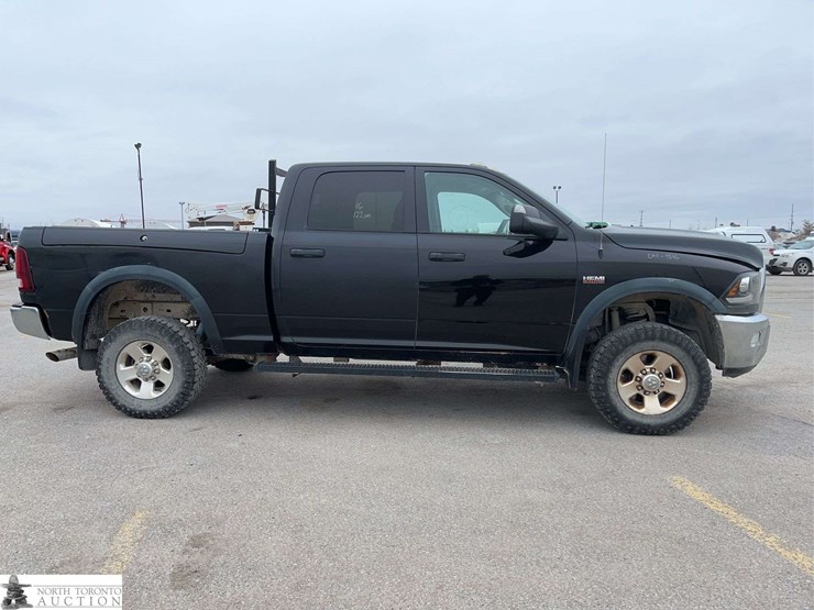 2016-dodge-2500-image-4