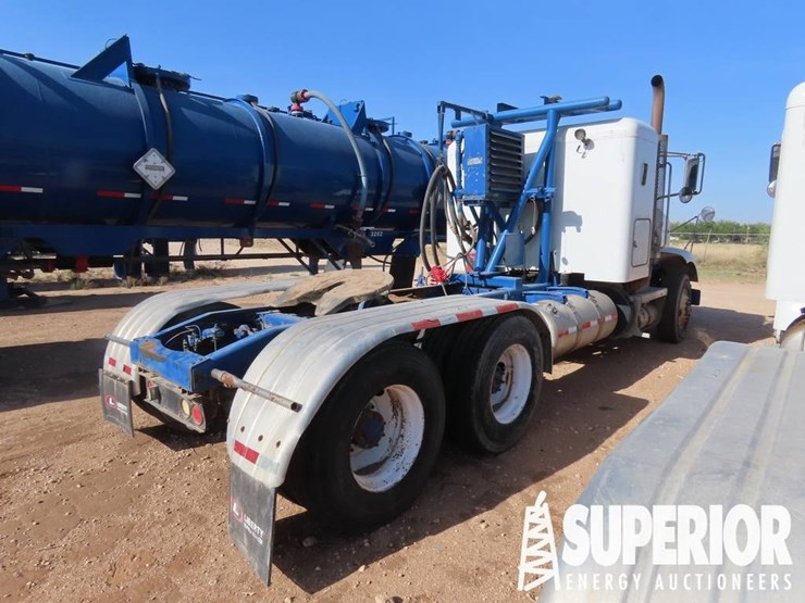 2012-peterbilt-365-image-3