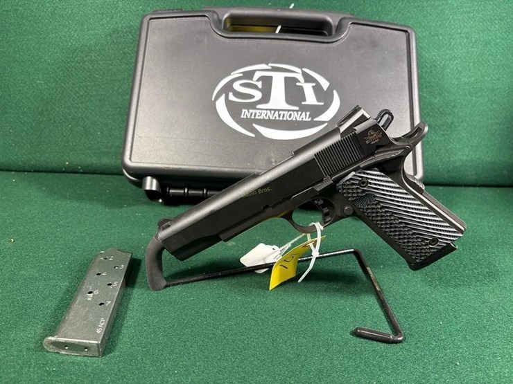 rock-island-armory-45-acp-pistol-image-6