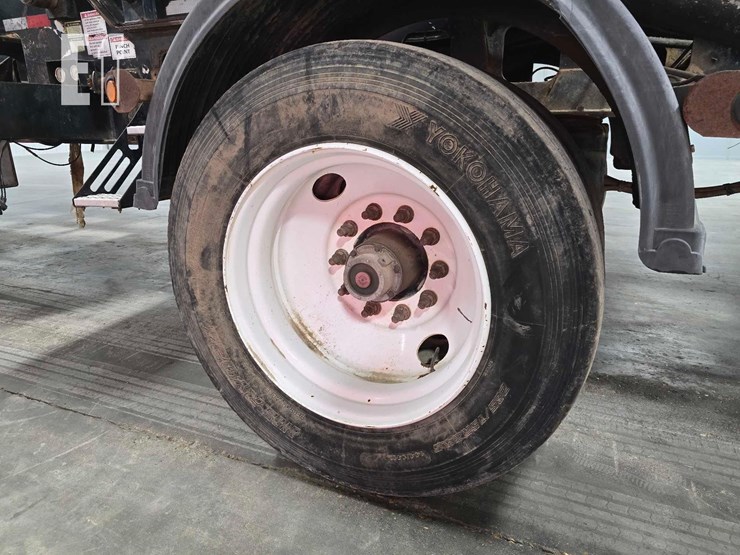 2002-environmental-service-products-46-ft-tandem-axle-image-17