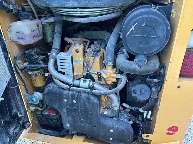 2023-caterpillar-259d3-image-16