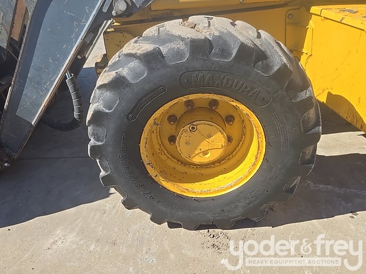 2010-deere-310sj-image-15