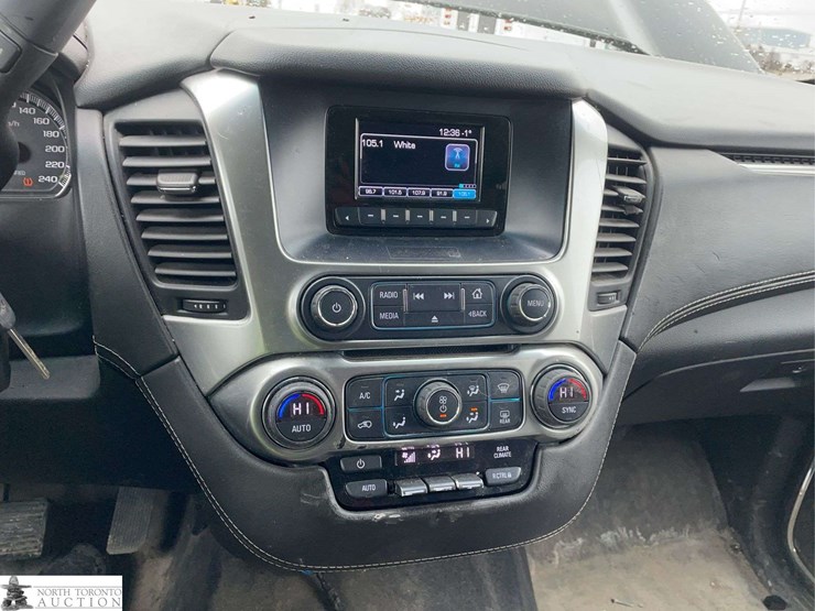 2017-chevrolet-tahoe-image-13