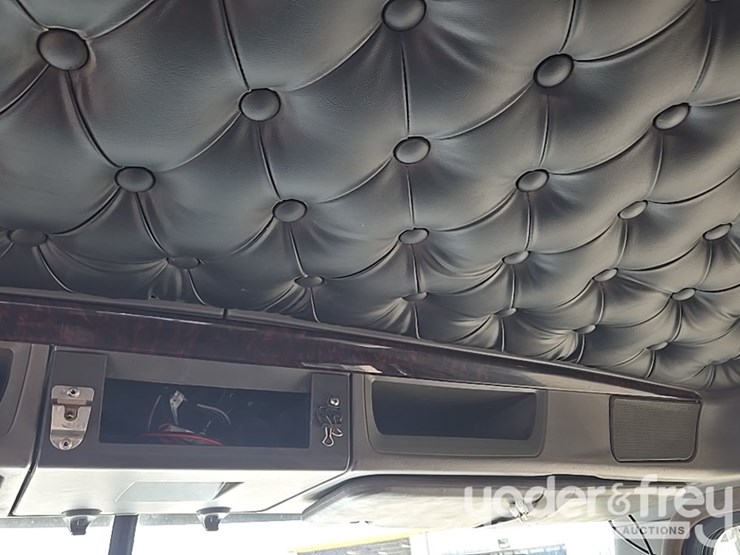 2014-kenworth-t880-image-123