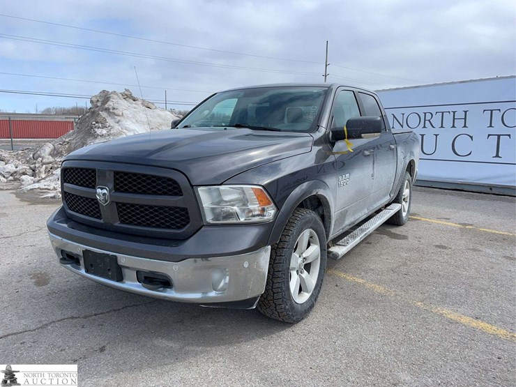 2017-dodge-1500-image-1