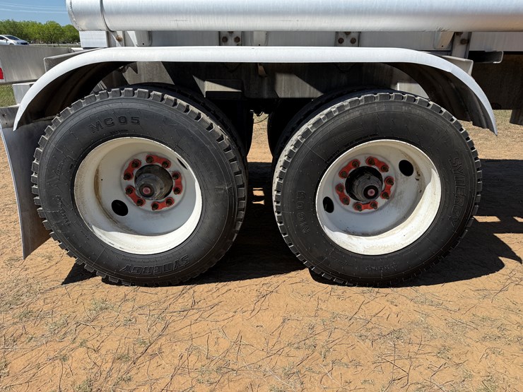 2011-brenner-tank-200bbl-crude-tanker-image-11