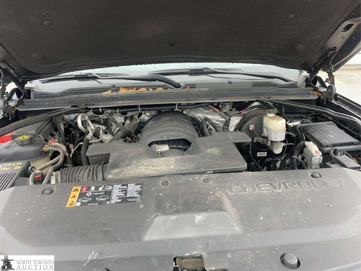 2017-chevrolet-tahoe-image-10