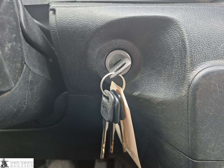 2020-ford-explorer-image-14