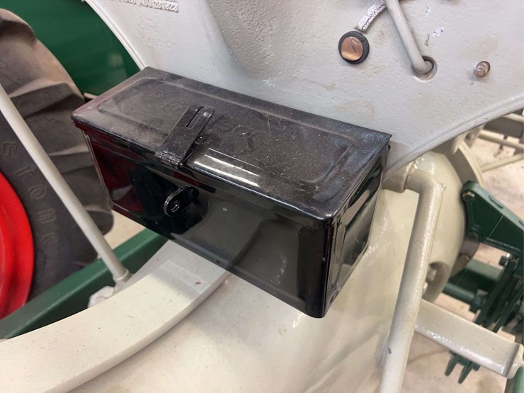 1927-fordson-with-continental-corn-picker-image-32