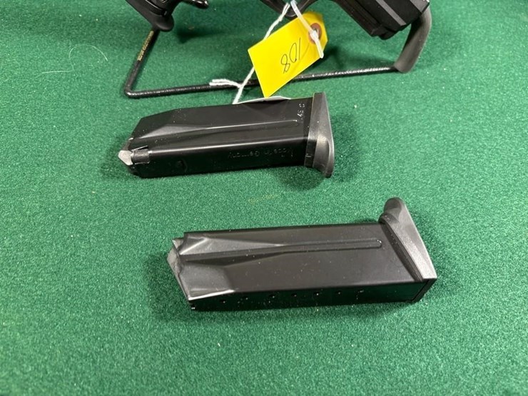 hk-usp-compact-45-auto-pistol-image-3