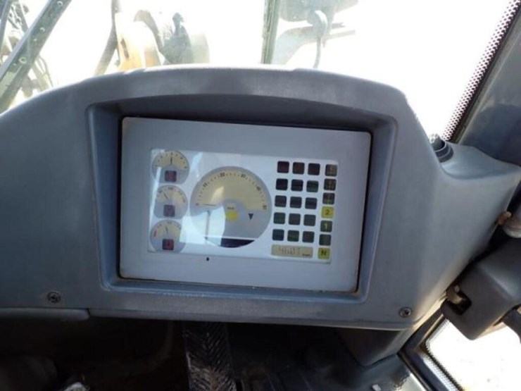 2011-deere-304j-image-13