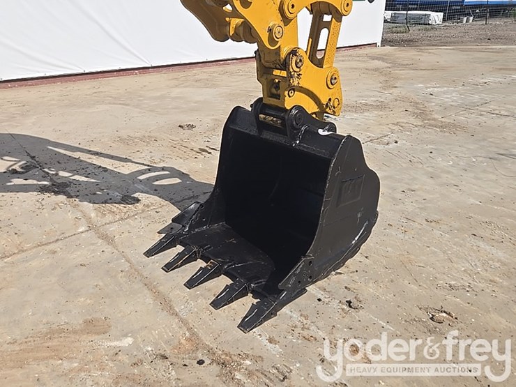 2018-caterpillar-305.5-image-25