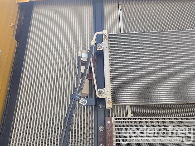 2017-caterpillar-336fl-image-50