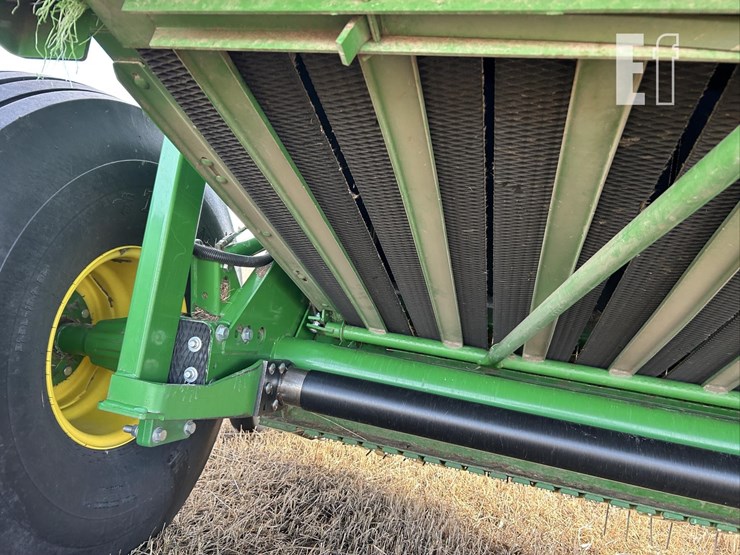 2019-john-deere-560m-image-28