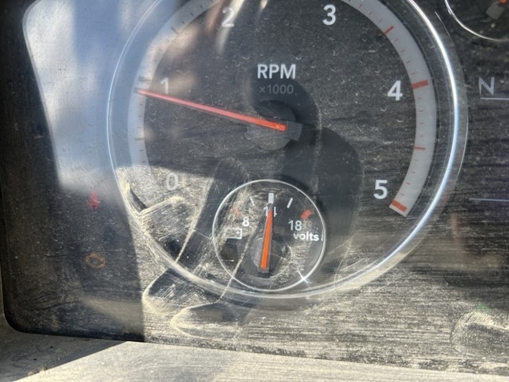 2010-dodge-ram-3500-image-29