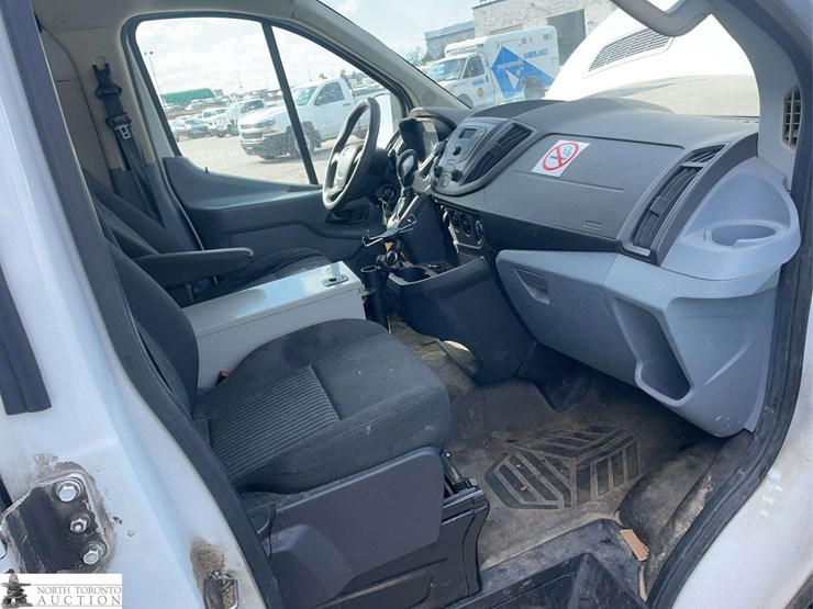 2016-ford-transit-image-19