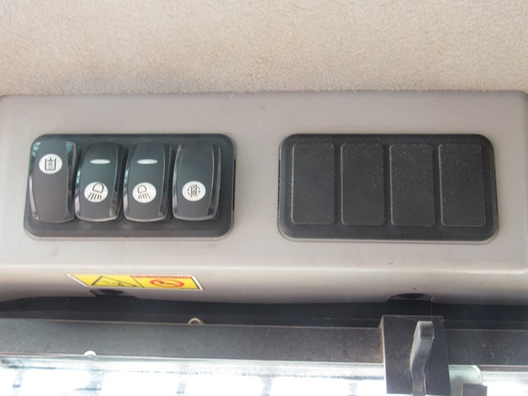 caterpillar-262d-image-14