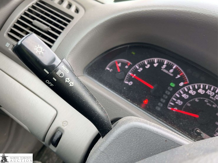 non-operable-2005-toyota-camry-4dr-sedan-image-21