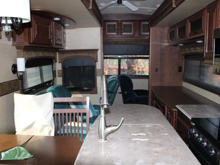 #7364-•-2015-jayco-pinnacle-fifth-wheel-camper-image-38