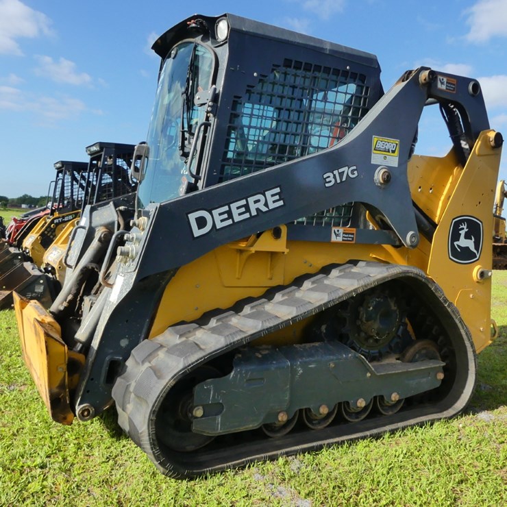 2022 DEERE 317G