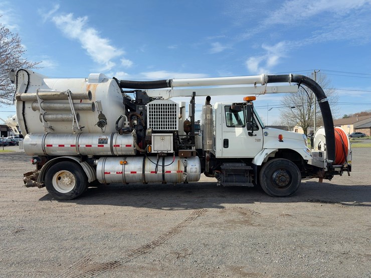 2006-international-7400-image-6