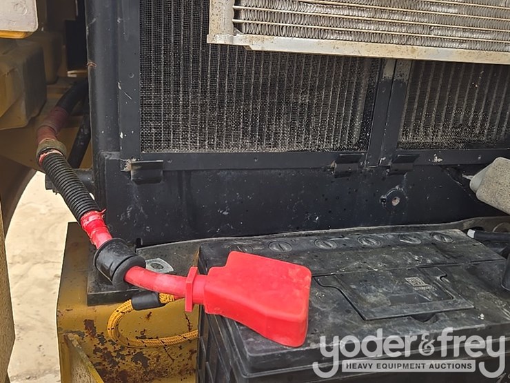 2018-caterpillar-305.5-image-75