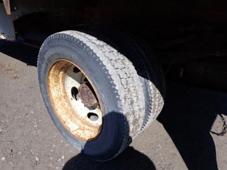 2003-ford-f550-xl-image-35