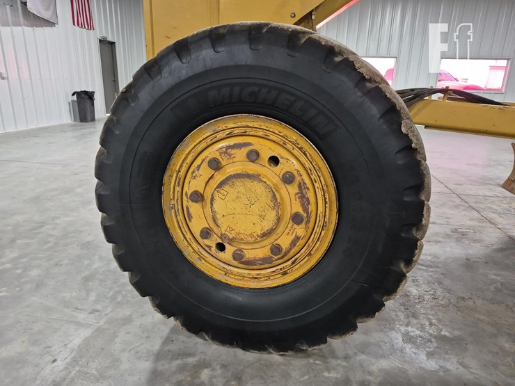 2009-caterpillar-120m-image-25