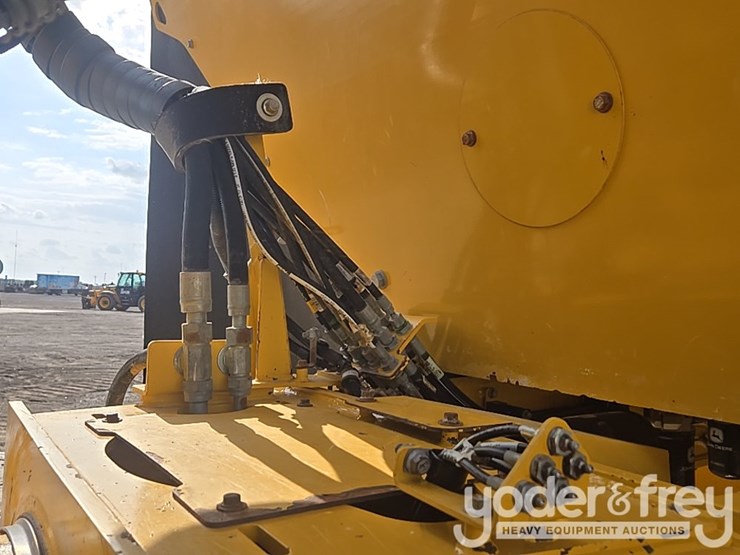 2022-deere-260e-image-27