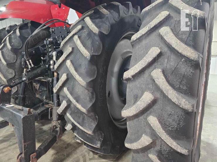 2016-case-ih-magnum-310-cvt-image-32