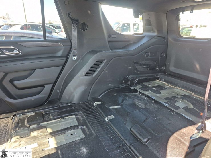 2023-chevrolet-tahoe-image-36