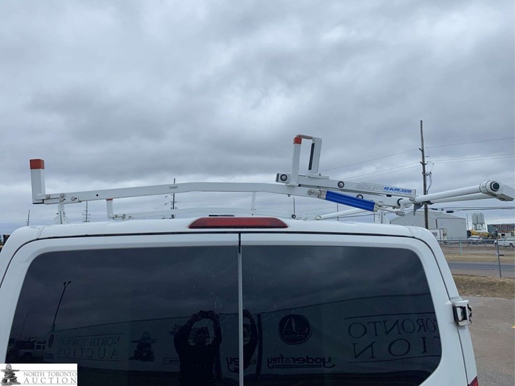 2015-ford-transit-image-35