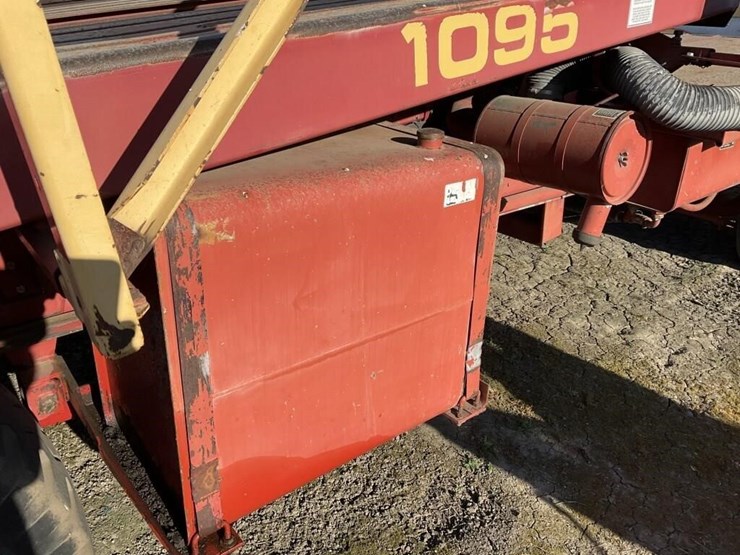 new-holland-1095-image-17