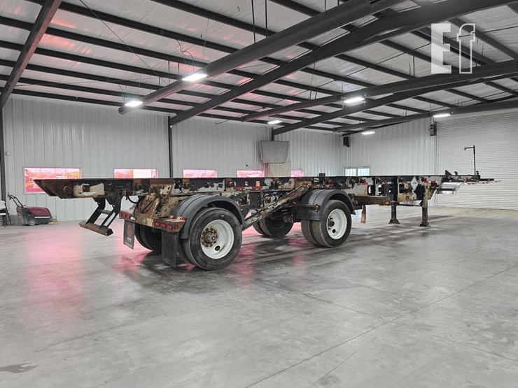 2002-environmental-service-products-46-ft-tandem-axle-image-3