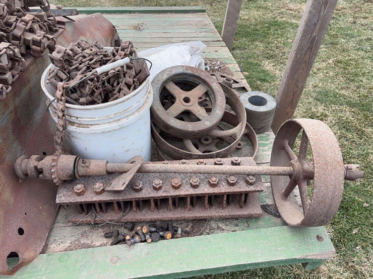 gleaner-fordson-mounted-combine-image-13