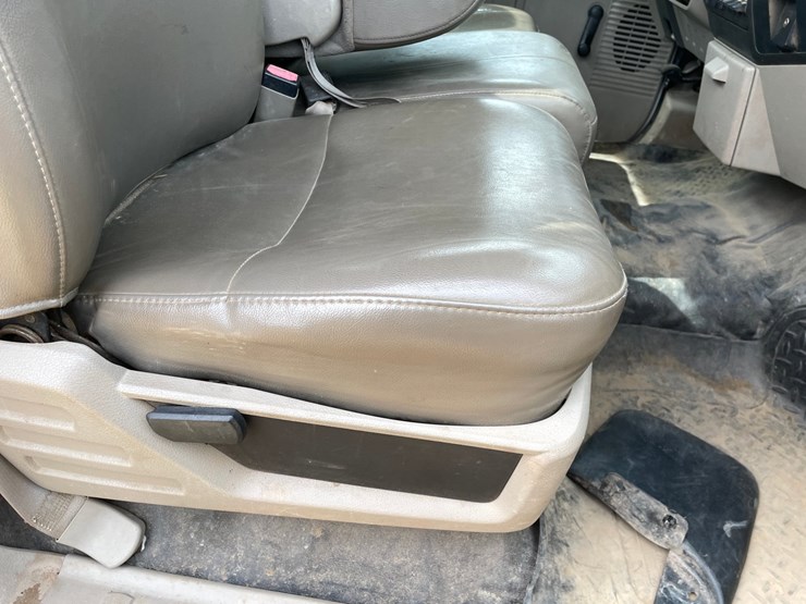 2008-ford-f550-image-41