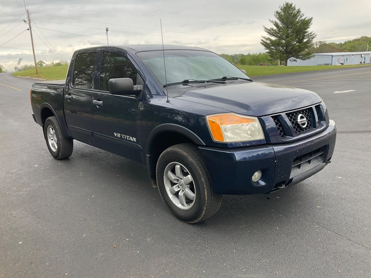 2012-nissan-titan-image-3