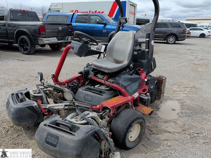 2013-toro-groundsmaster-3320-image-1