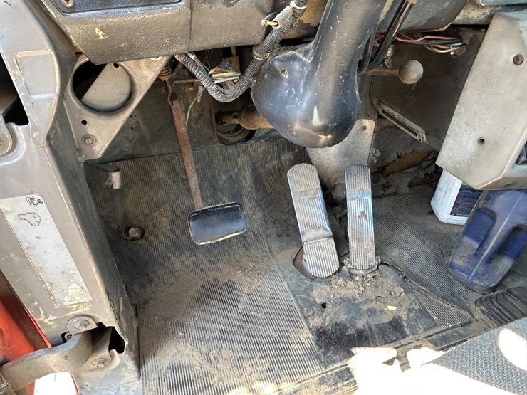 #31965-•-1989-mack-r688-tandem-axle-truck-tractor-image-37