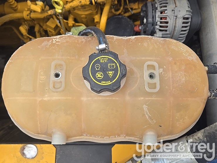 2017-deere-210g-lc-image-86