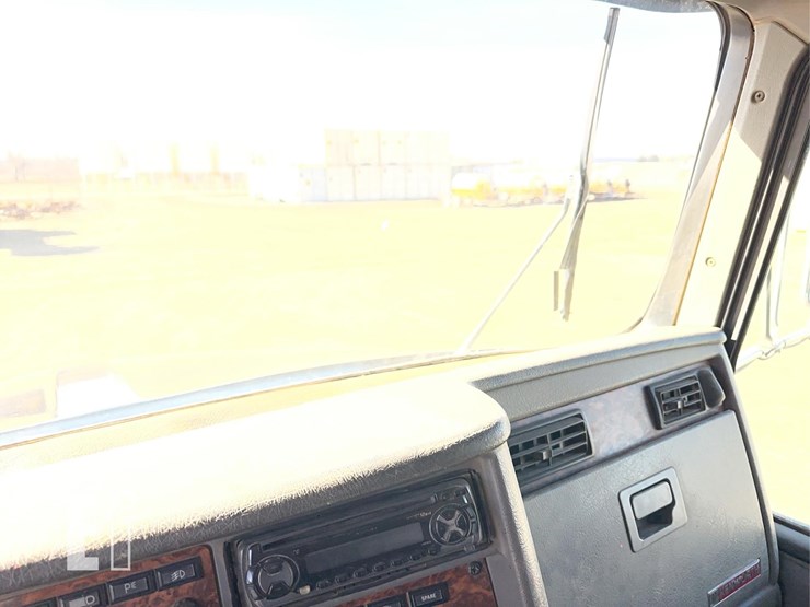 2003-kenworth-t800-image-55