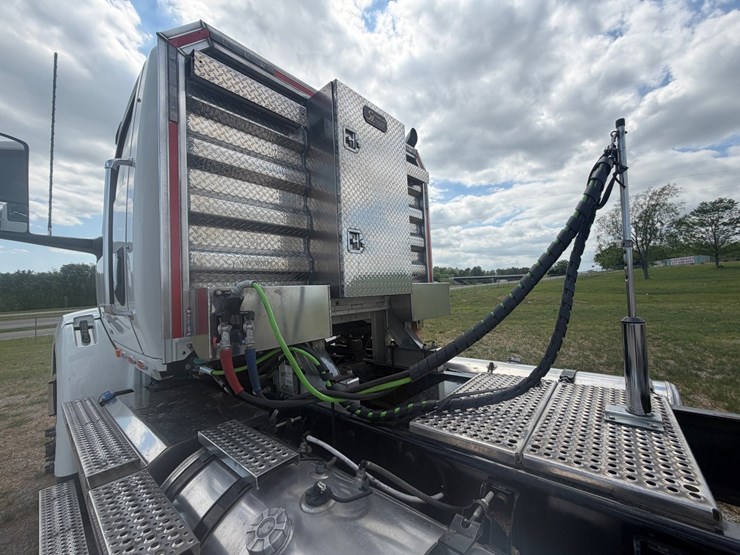 2024-international-hx620-image-11