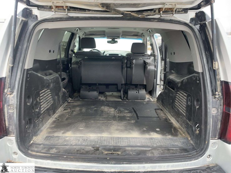 2017-chevrolet-tahoe-image-22